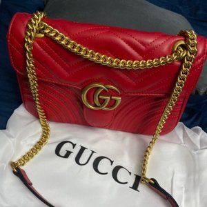 GUCCI BAG WITH LUX GOLD CHAIN